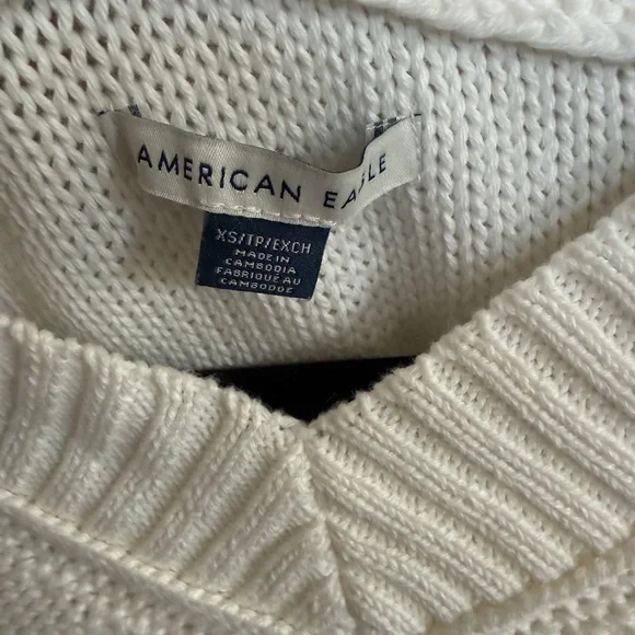 AMERICAN EAGLE WHITE V NECK LONG SLEEVE V NECK SWEATER OVERSIZED XSMALL - Picture 2 of 4
